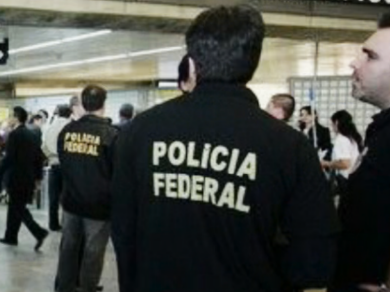 Polícia Federal prende duas mulheres com cerca de 25 quilos de drogas no aeroporto de Manaus