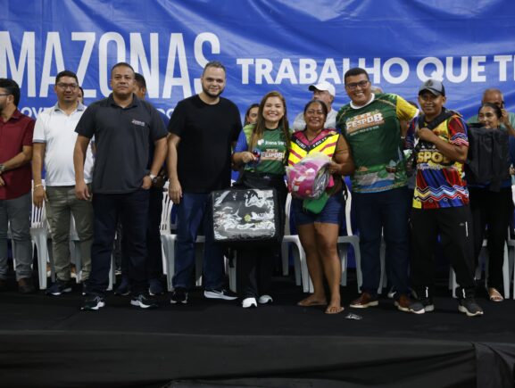 Detran-AM entrega 73 kits de segurança a motofretistas no interior do Estado – Detran-AM