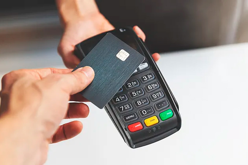 Juro médio às pessoas físicas foi de 61% em janeiro no Brasil