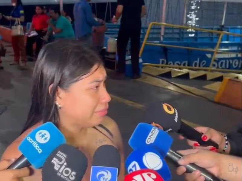 Passageira resgatada relata momentos de desespero em naufrágio no Encontro das Águas