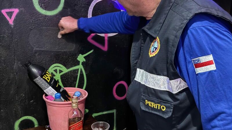 Donos de adegas são presos por vender bebidas alcoólicas a adolescentes em Manaus