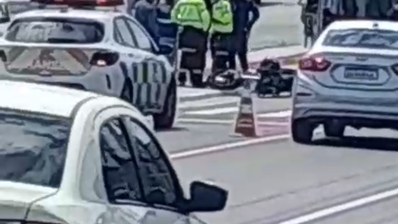 Motociclista sofre acidente na Avenida Itaúba, em Manaus; VÍDEO