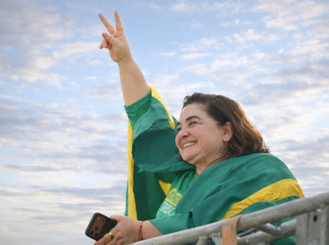 1º lugar: Professora Maria do Carmo supera a velha política e já lidera a eleição no Amazonas