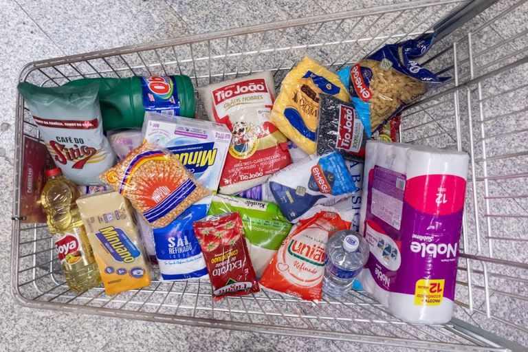 Cesta básica fica mais cara em Manaus