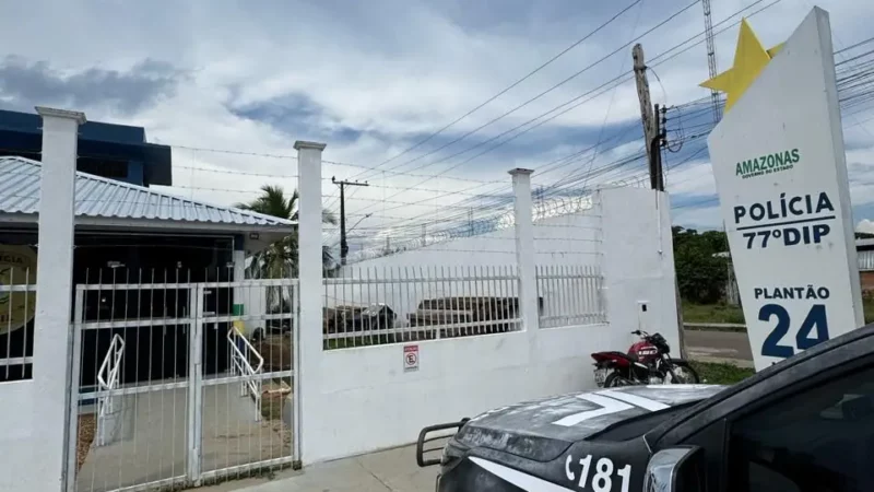 Criança de 2 anos é encontrada sozinha na rua após ser abandonada pela mãe em Novo Airão