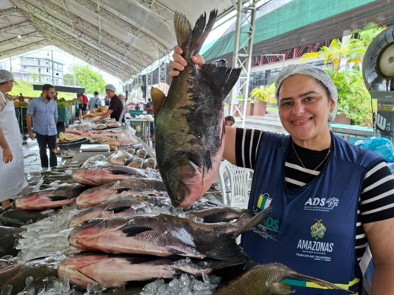 Feirão do Pescado vende mais de 37 toneladas de peixe, em Manaus