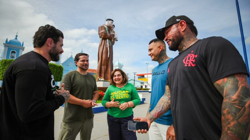 Multidão ganha as ruas de Borba para receber a Professora Maria do Carmo e comitiva do PL