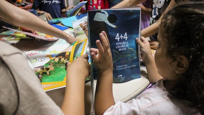 Biblioteca Pública do Amazonas promove tarde literária com atividades infantis