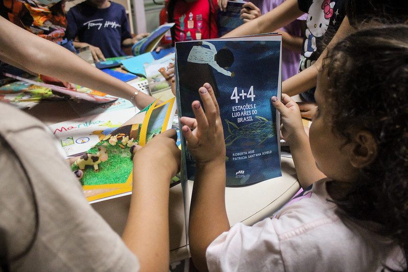 Biblioteca Pública do Amazonas promove tarde literária com atividades infantis