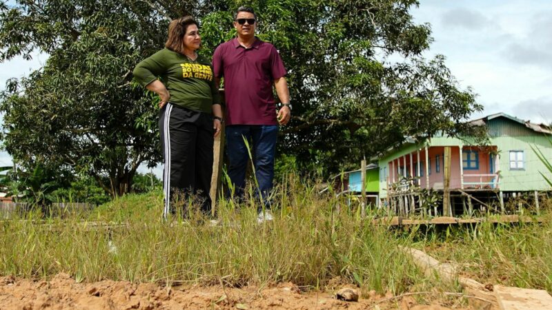 Mudar é urgente: pré-candidata ao governo, Professora Maria do Carmo chega a Envira; ‘população está vivendo na lama’