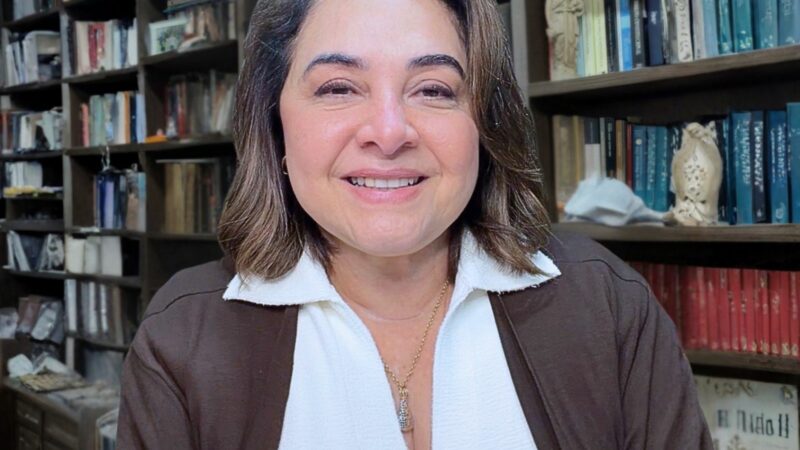 Toda vez que a velha política se desespera, é sinal de que estamos no caminho certo’, afirma Professora Maria do Carmo em novo vídeo