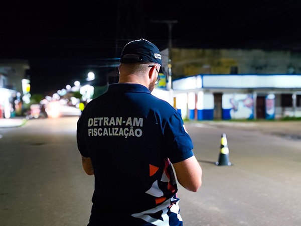 Detran Amazonas: Fiscalização flagra condutor trafegando com placa adulterada