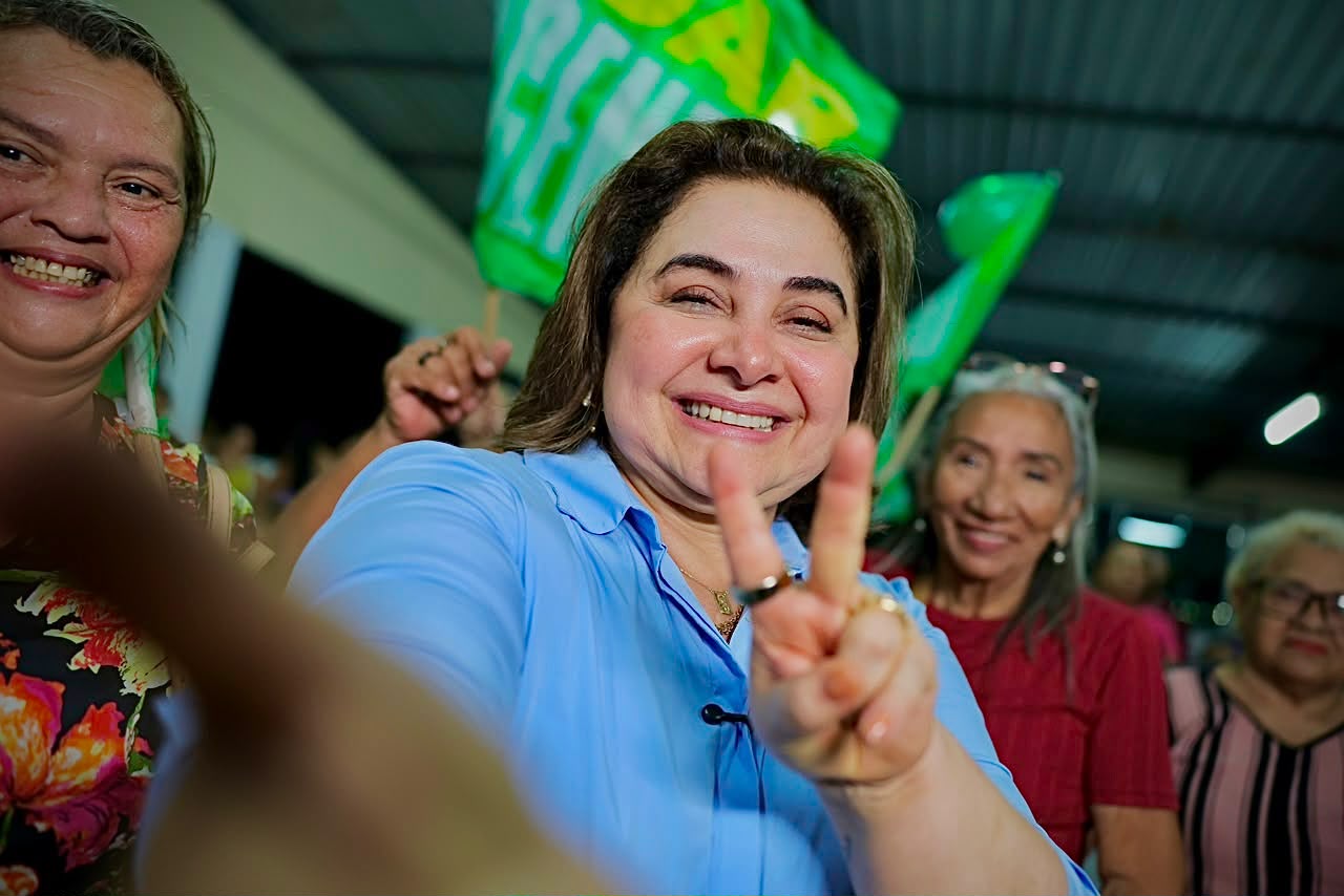 Maria à frente: com apoio dos Bolsonaro, Maria do Carmo lidera intenções de voto para o Governo do Amazonas, aponta Instituto Viva Voz