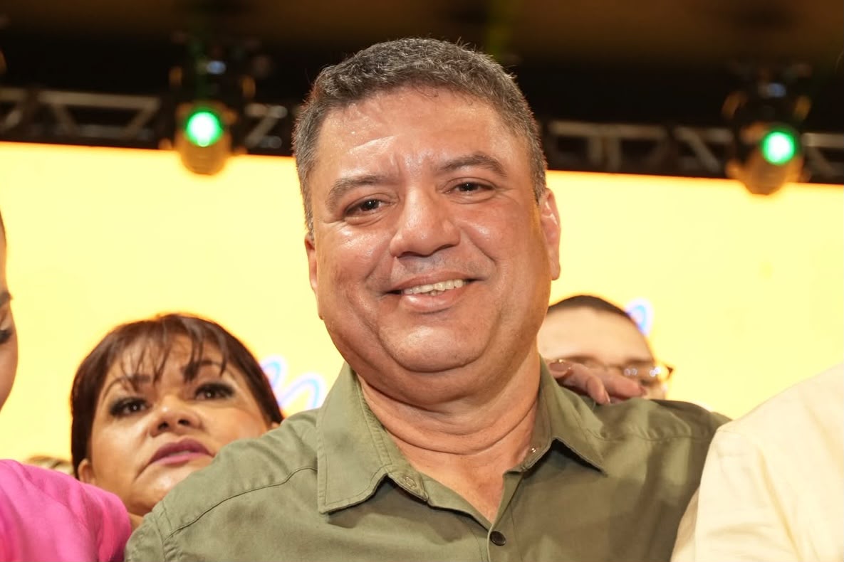 Coronel do Corpo de Bombeiros, Aníbal Gomes é o vice da Professora Maria do Carmo
