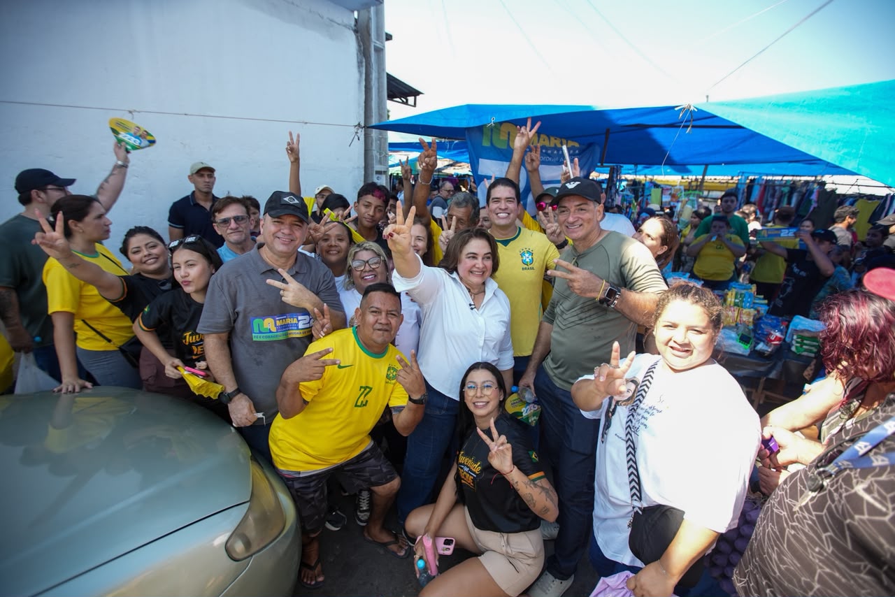 Perto do povo: Professora Maria do Carmo abre primeiro dia de campanha com visita à feira do São José