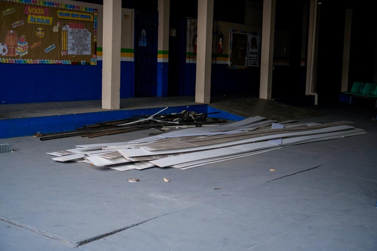 Defensoria flagra escola sem aulas há quase 30 dias e salas sem ar-condicionado em Manaus