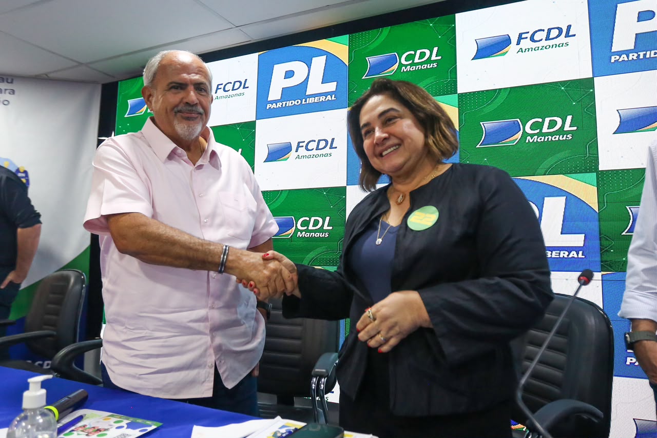 Em apresentação de propostas a lojistas, Professora Maria diz que será ‘mão amiga’ do comércio