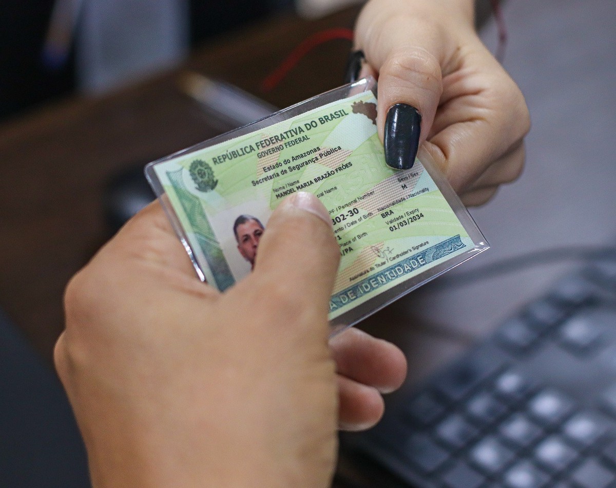 Mutirão no Vasco Vasques emite 400 Carteiras de Identidade Nacional em Manaus