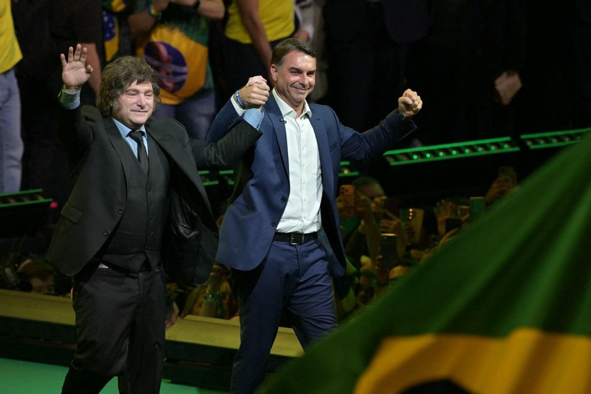 Equipe de Flávio Bolsonaro cita Milei e modelo econômico pode impactar a Zona Franca
