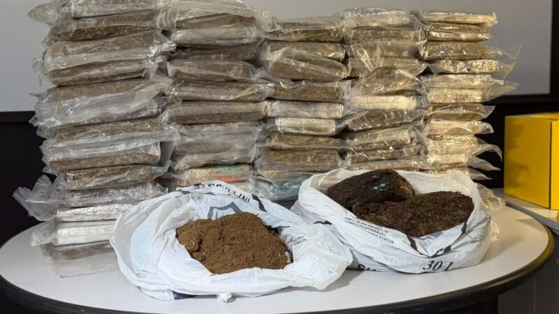 Denarc apreende 56 kg de skunk escondidos em nichos de MDF e prende homem em Manaus