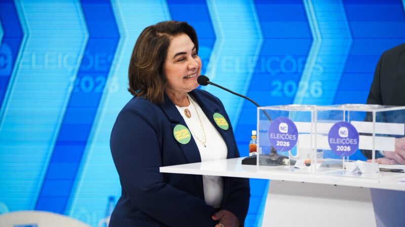 Professora Maria confronta Roberto Cidade em debate: ‘Enquanto as pessoas fecharam caixões, vocês fecharam contratos’