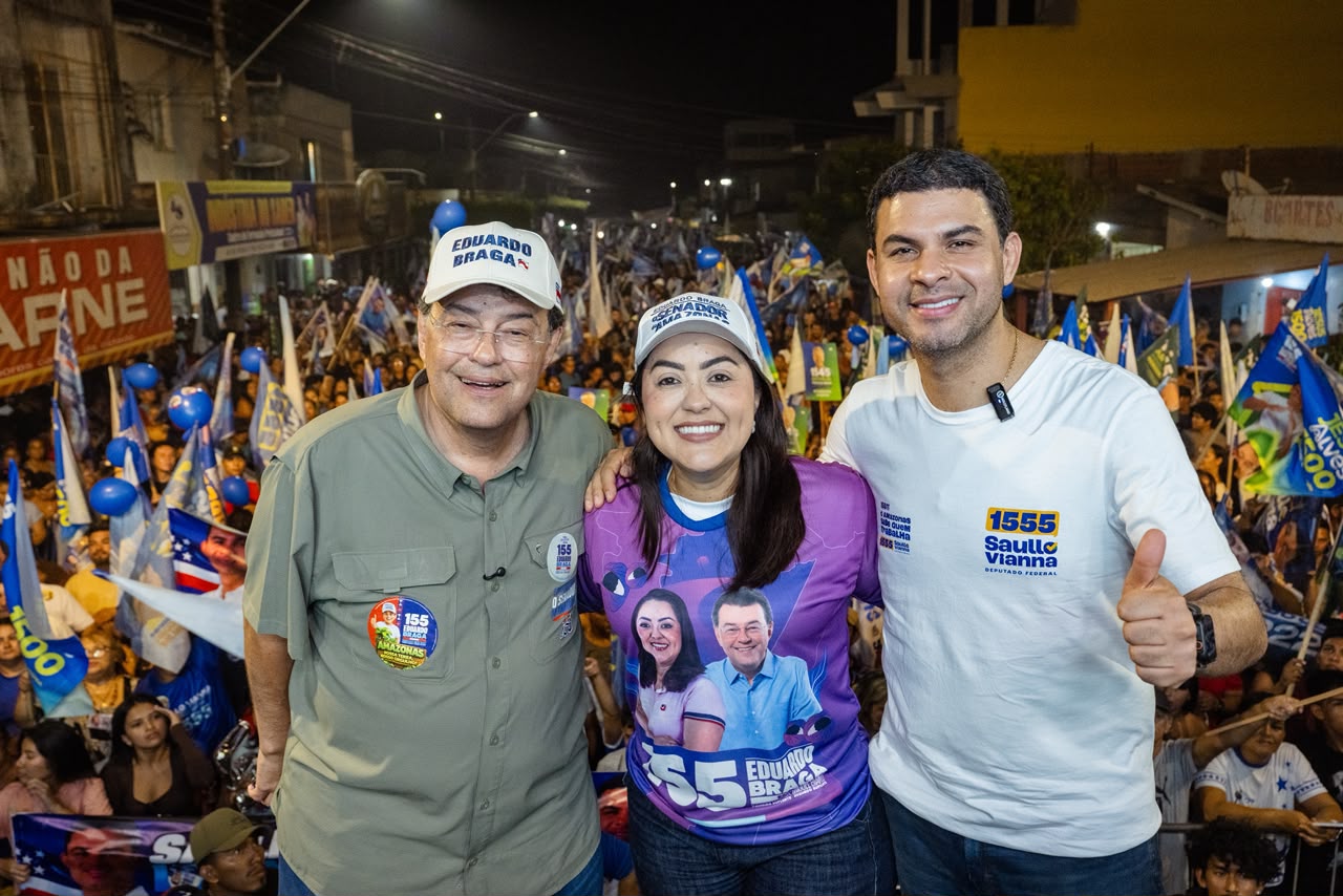 Saullo Vianna e senador Eduardo Braga participam de grande comício em Maués