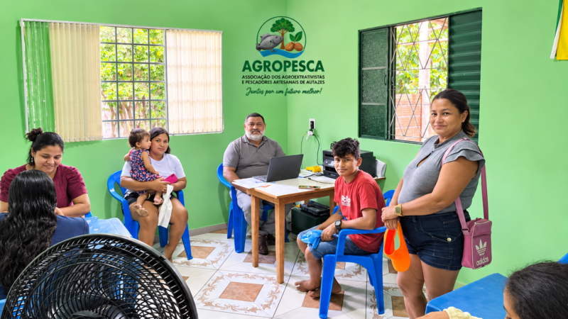 AGROPESCA leva atendimento presencial e fortalece a pesca artesanal no Lago do Iauaçu, em Autazes