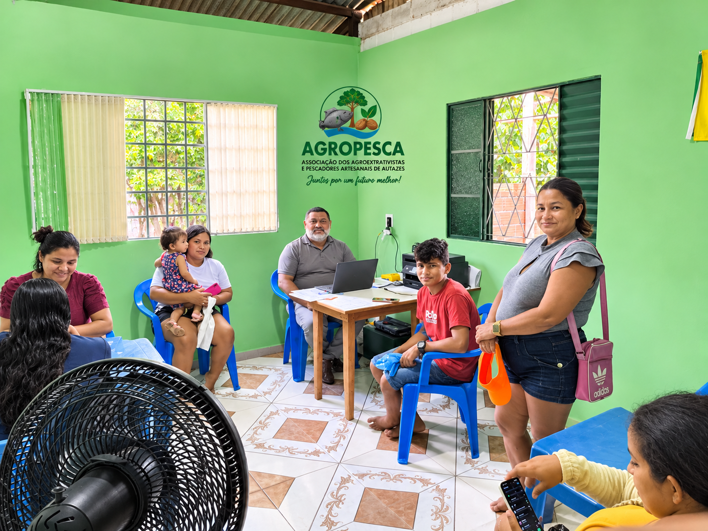 AGROPESCA leva atendimento presencial e fortalece a pesca artesanal no Lago do Iauaçu, em Autazes