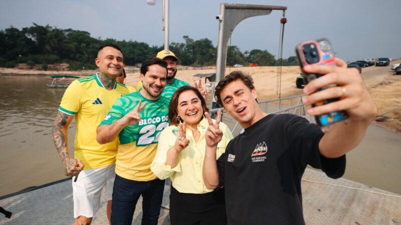 Flávio Bolsonaro e Nikolas Ferreira desembarcam em Manaus para maior ato da direita no Norte e colocam Amazonas no centro da virada nacional