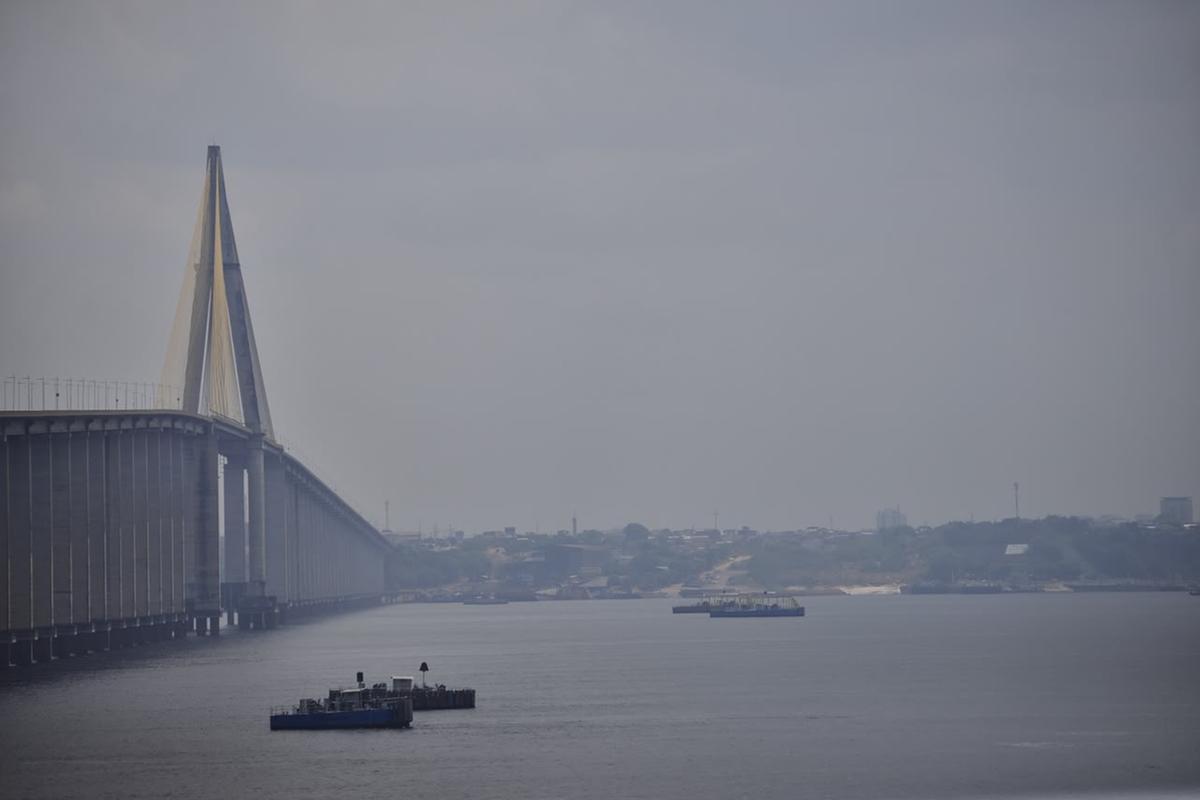 Aulas na rede municipal de Manaus seguem suspensas por causa da fumaça