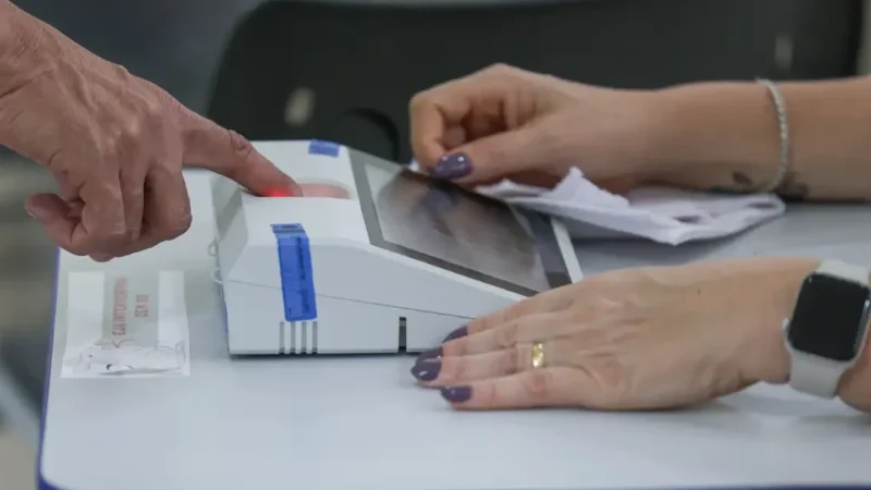 Eleitores de seis cidades de MT e PR decidem em plebiscito mudar distritos de município