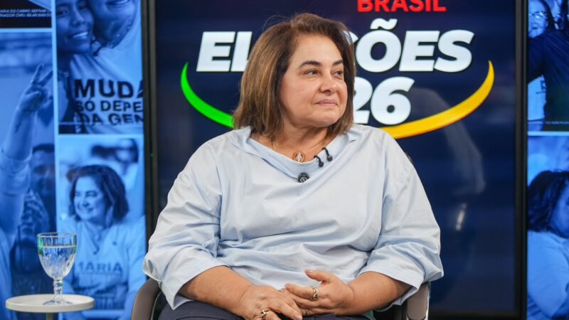 Professora Maria confronta prefeitos aliados a Omar Aziz sobre abandono da população do interior