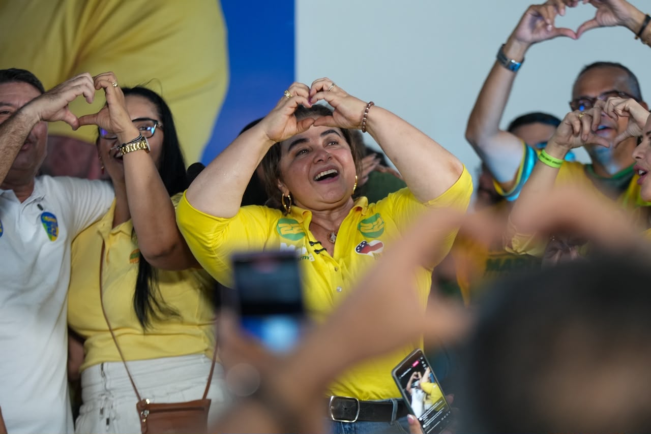 Professora Maria consolida voto da mudança e vai ao 2º turno contra a velha política