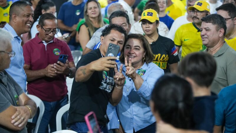 Professora Maria recebe apoio de forças policiais do Amazonas e garante pagamento de data-base e reajustes retroativos
