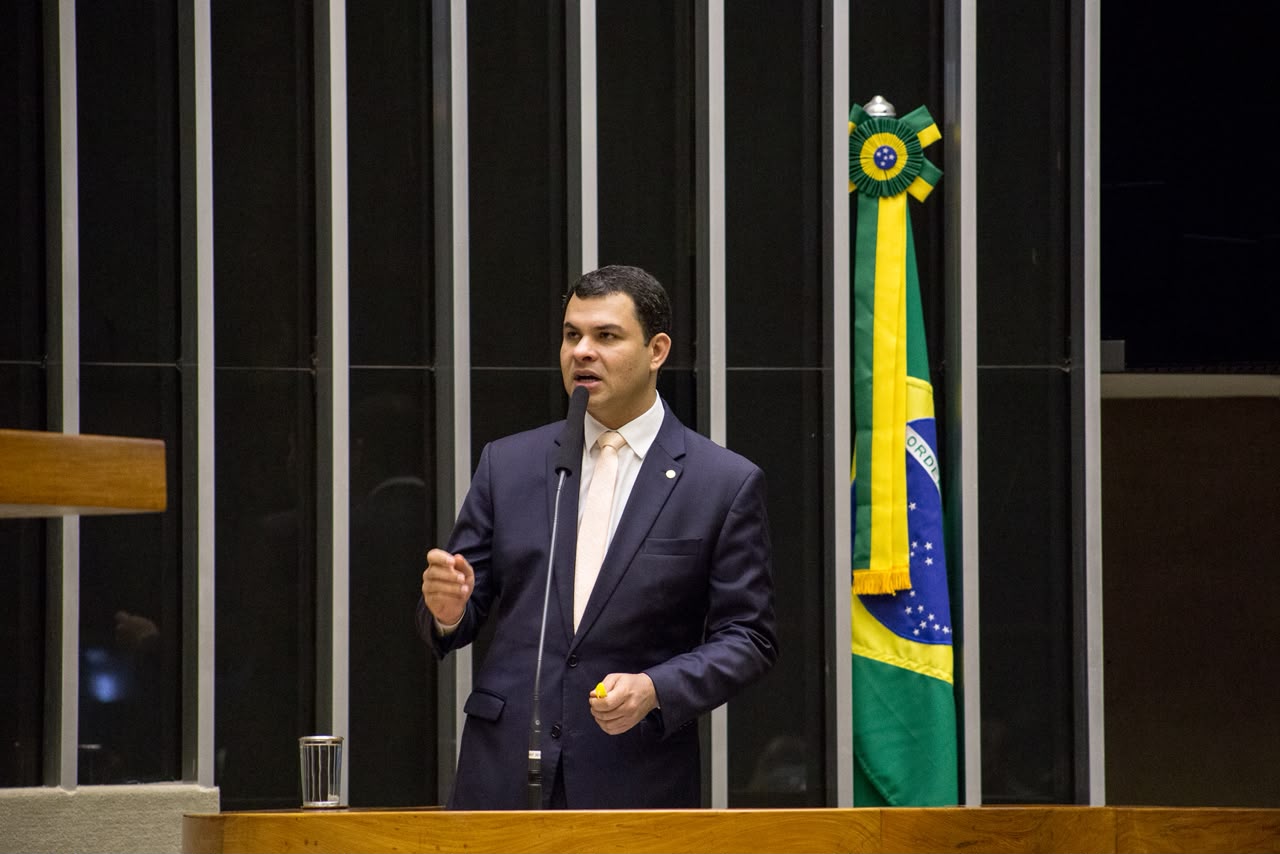 Saullo Vianna propõe sistema nacional para proteger mulheres e prevenir feminicídios